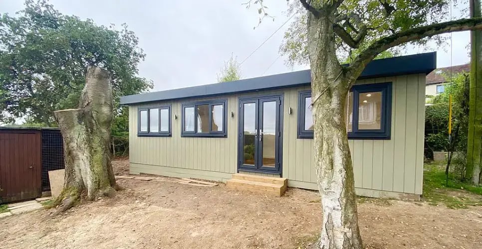 Cabin Master - Thomson  9m x 3.5m - Marley - Alex, Josh, Skud _01-966x500