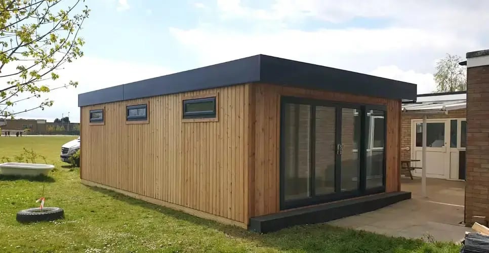 cabins-for-schools-alderman-jacobs-academy-80m-x-50m-redwood-01-966x500