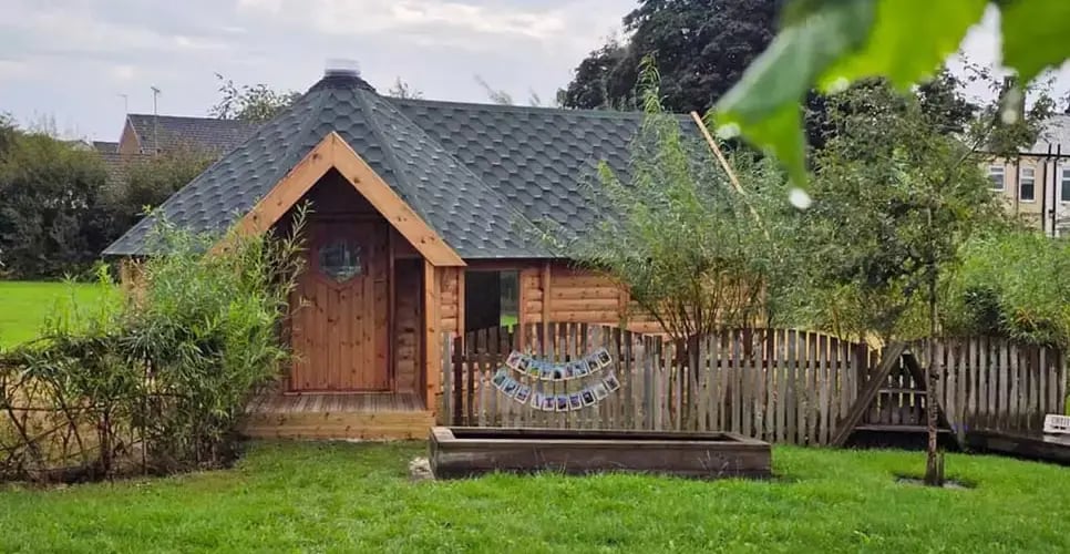 cabins-for-schools-the-deans-primary-school-17m2-3m-dsr-15m-porch-solar-insulate-fc-500h