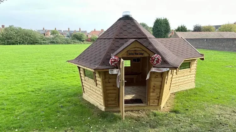 hollins-wood-lodge
