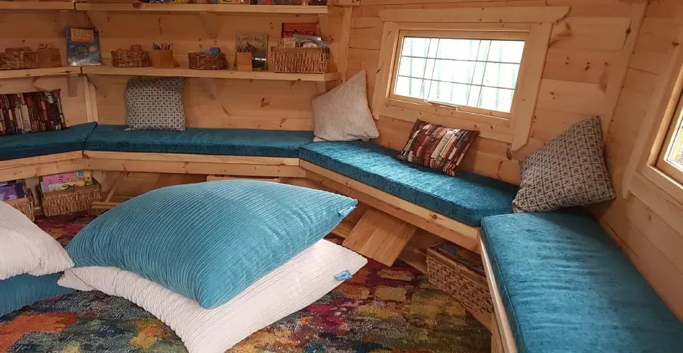 pillows-in-log-cabin