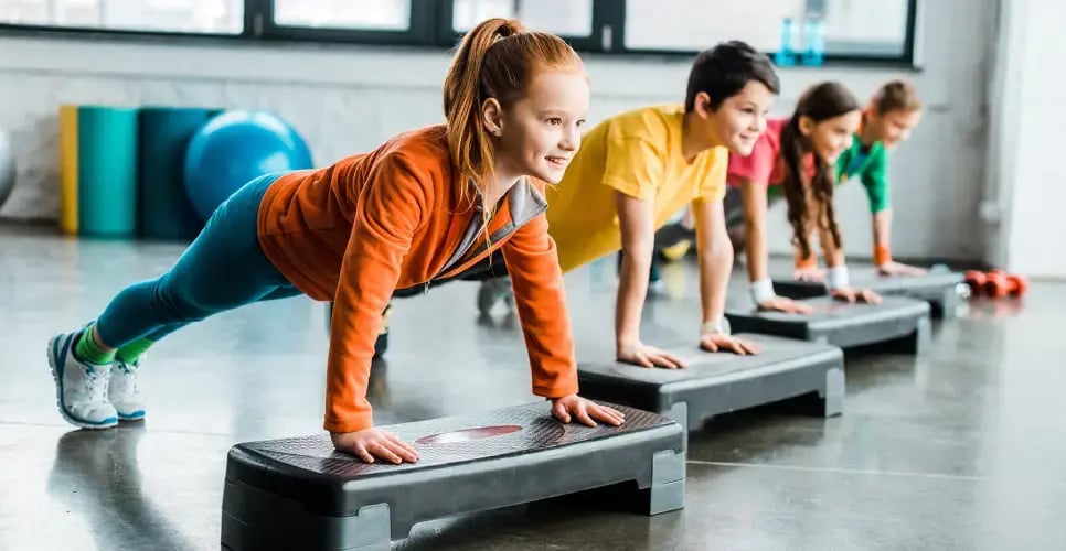 students-learning-pushups